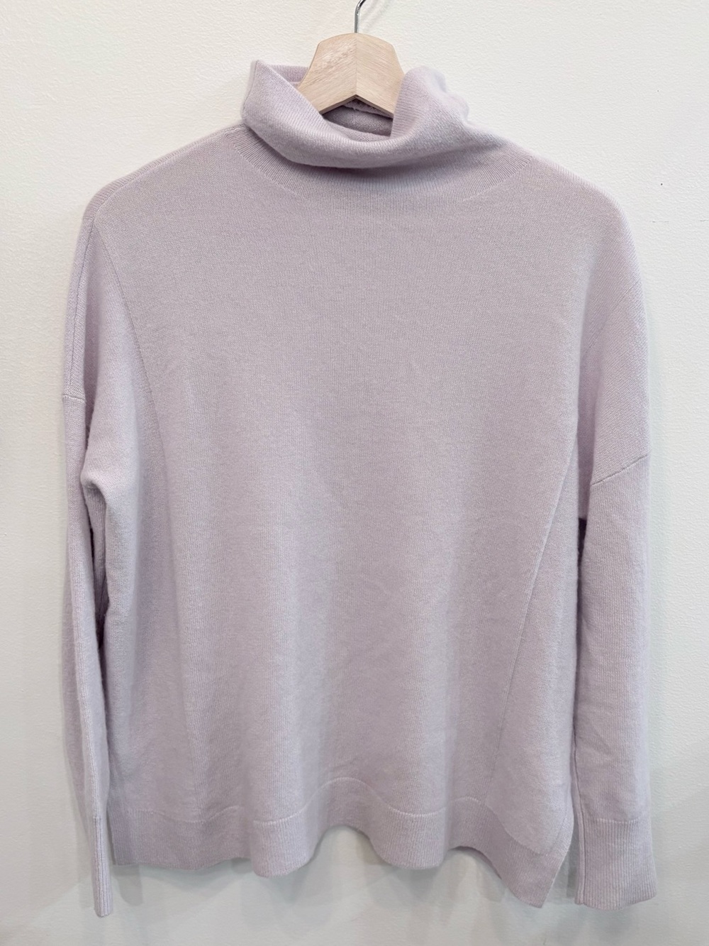 Club Monaco Light Lavender 100% Cashmere Turtleneck Sweater, Drop Shoulder